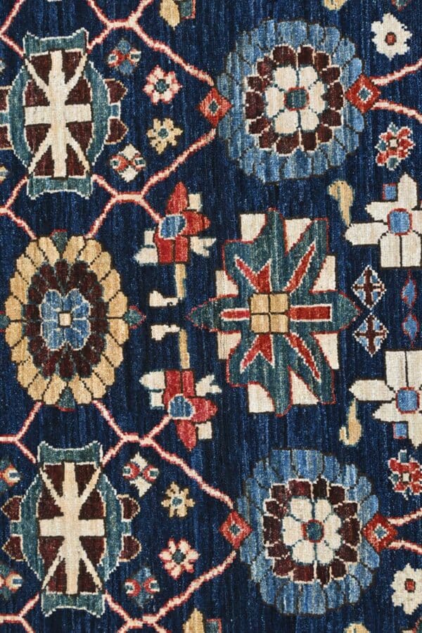 Chob Rang 273cm x 187cm / 9ft x 6ft 2in - Image 2